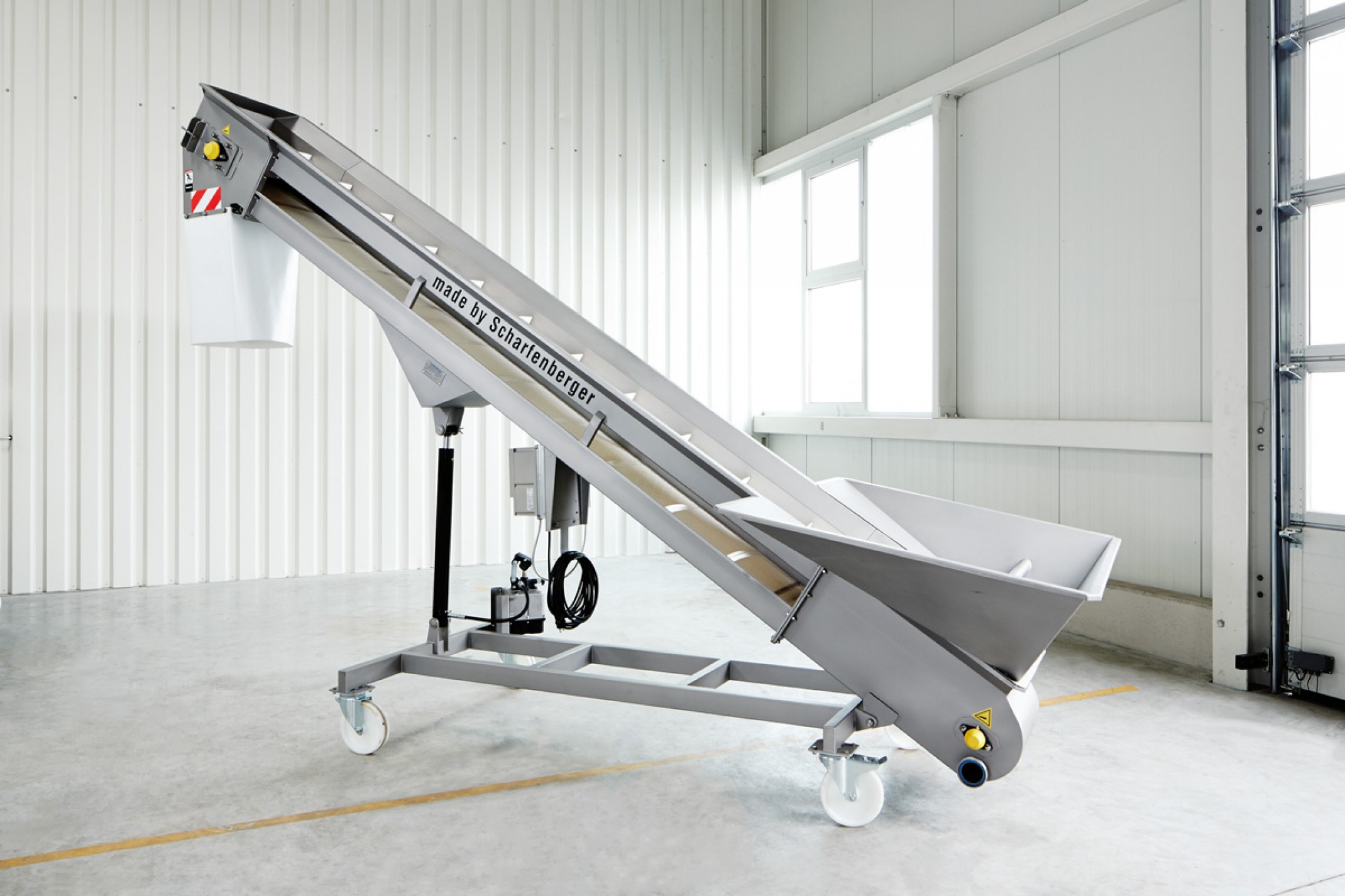 Przenośnik taśmowy do transportu