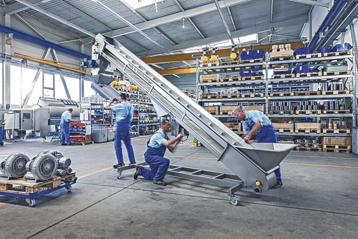 Przenosnik taśmowy do transportu