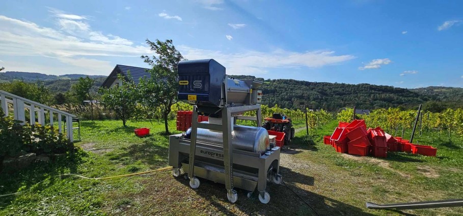 Próbne tłoczenie w Lanckoronie